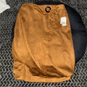 Brown suede skirt with elastic waist under the knee